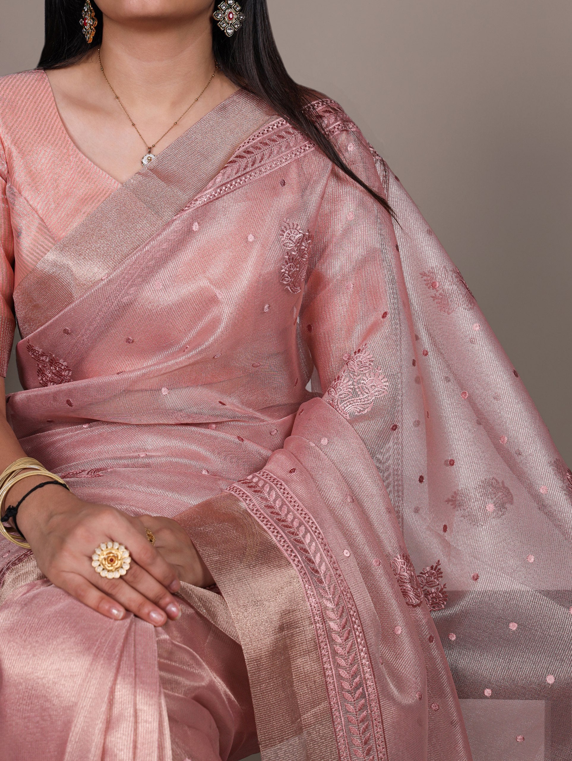 Elayaa – Shimmer Sarees