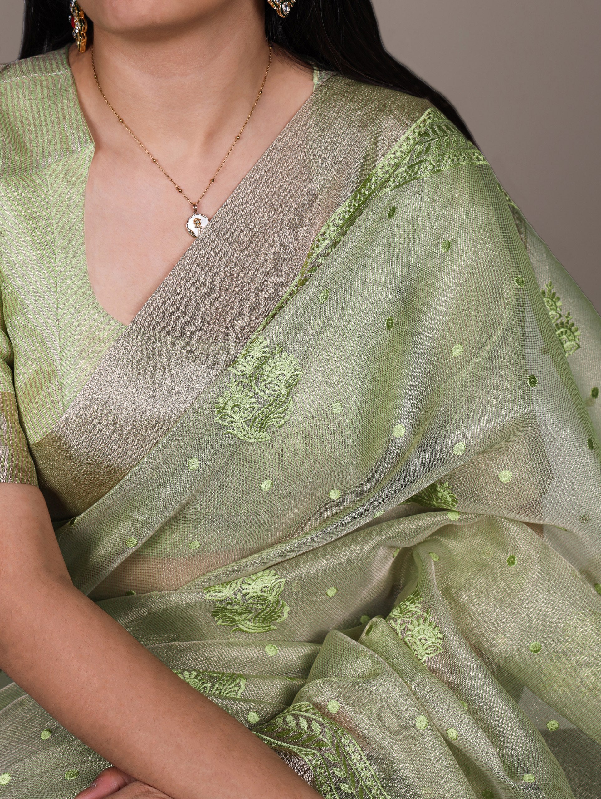 Elayaa – Shimmer Sarees