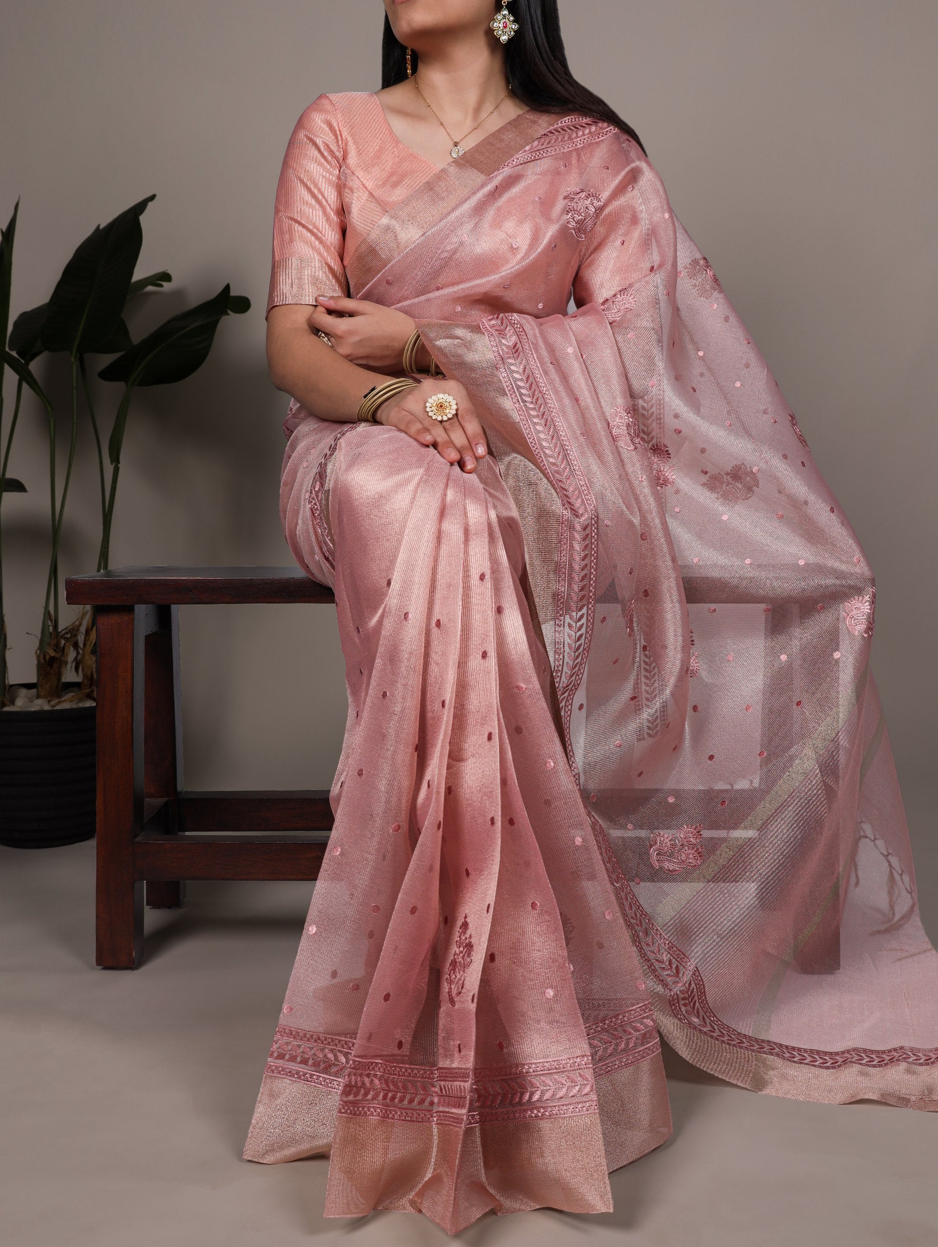 Elayaa – Shimmer Sarees