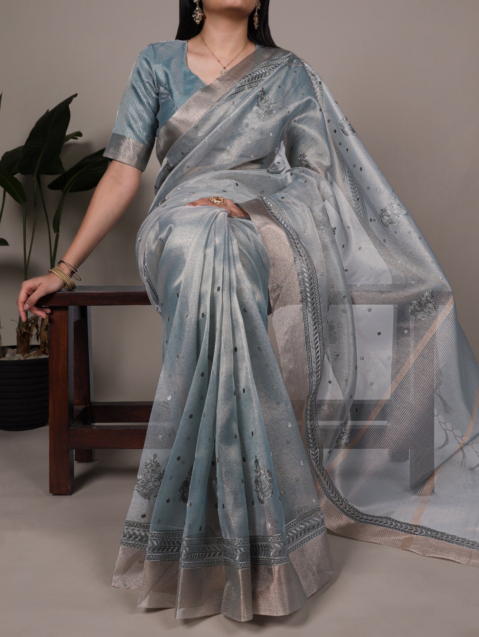 Elayaa – Shimmer Sarees
