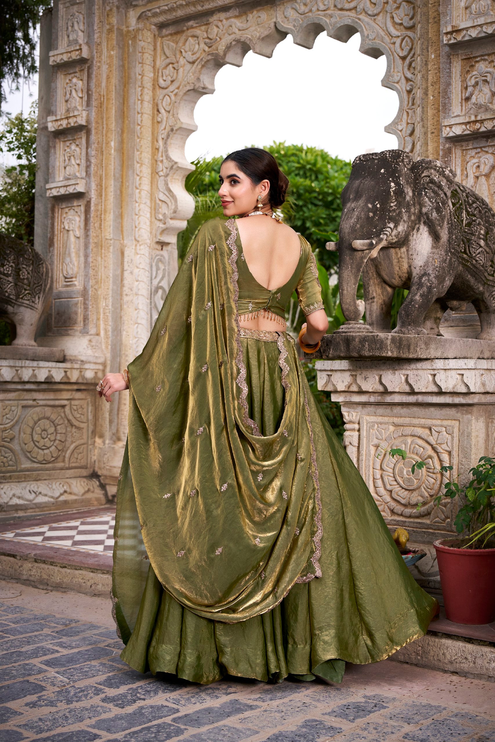 Elakshi Harmony Set