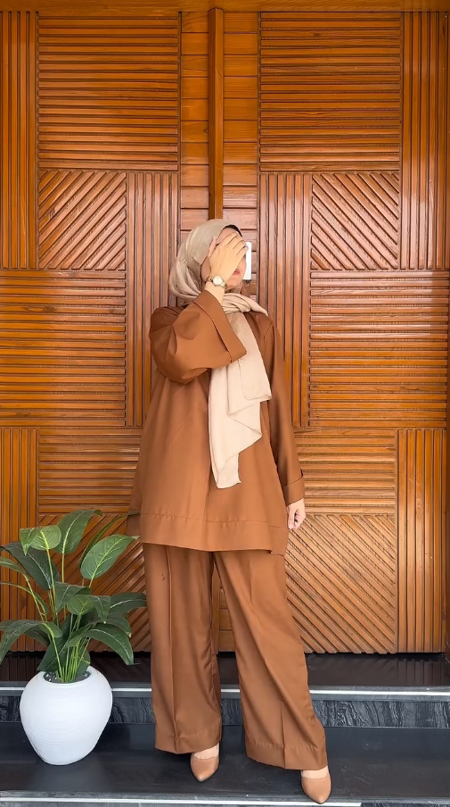 Rusty Glow Two-Piece Set