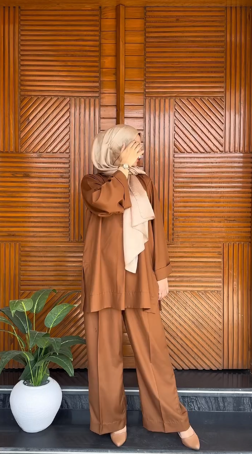 Rusty Glow Two-Piece Set