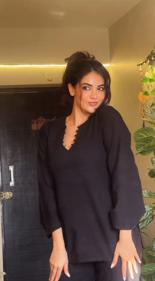 Elara Black Comfort Set