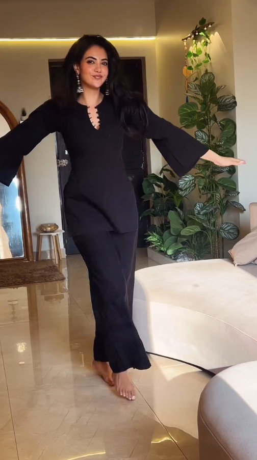 Elara Black Comfort Set