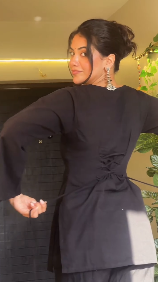 Elara Black Comfort Set