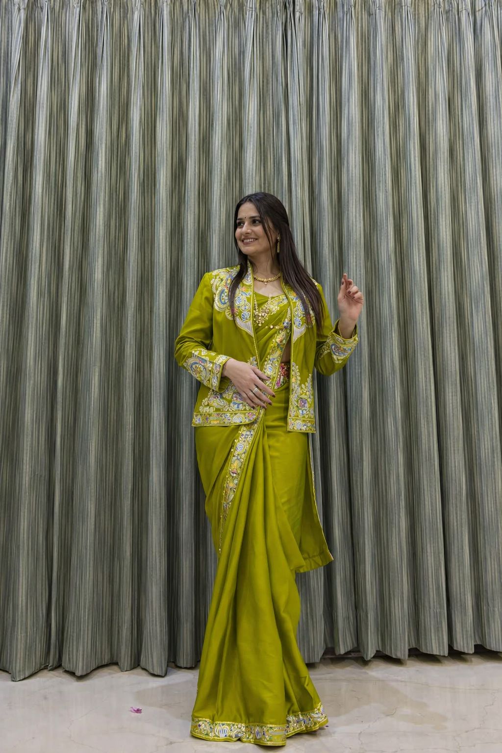 Aanya Heavy Crepe Saree Set