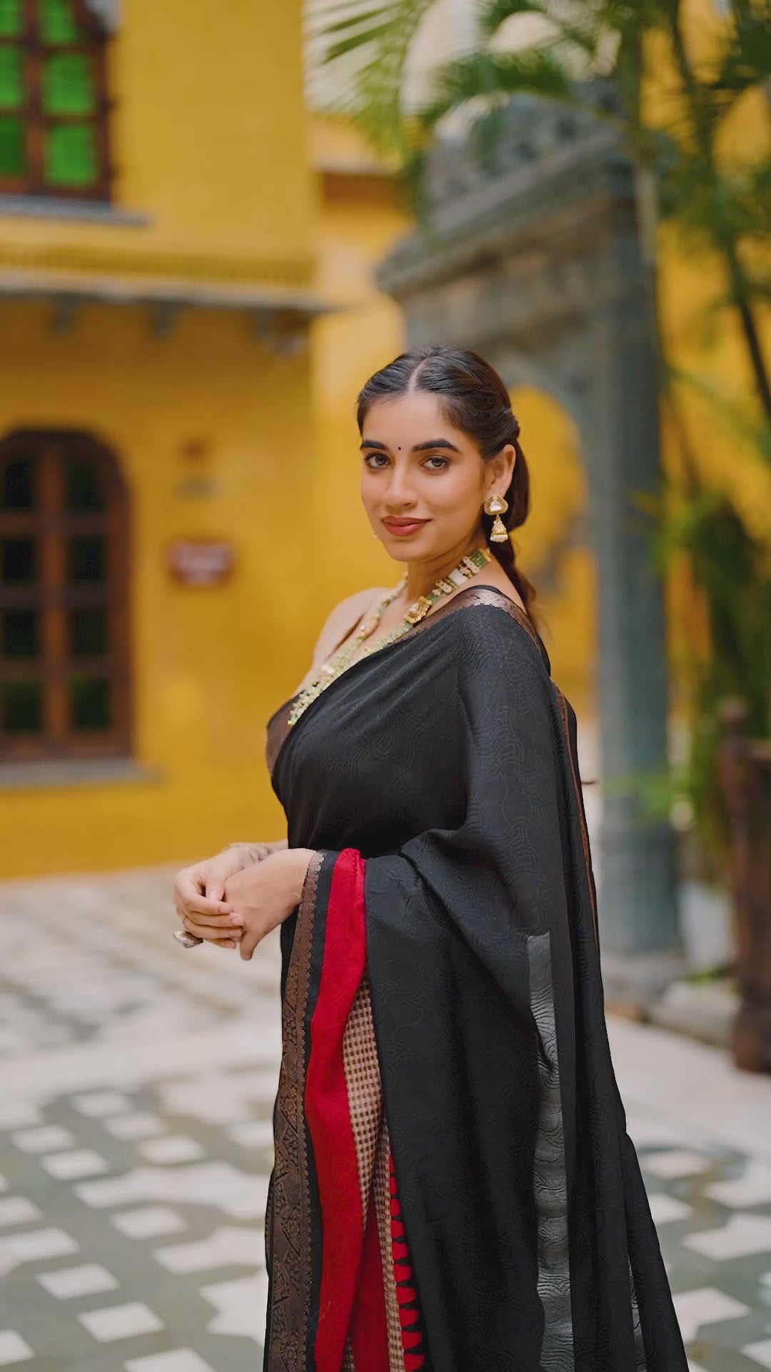 Meeshrii Royal Weaves